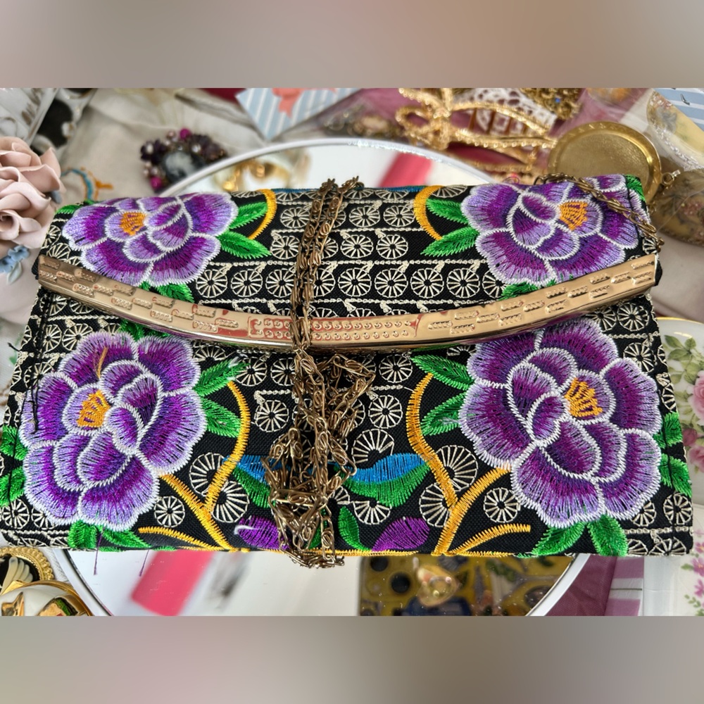 Vintage Floral Embroidered Clutch with Gold Chain crossbody